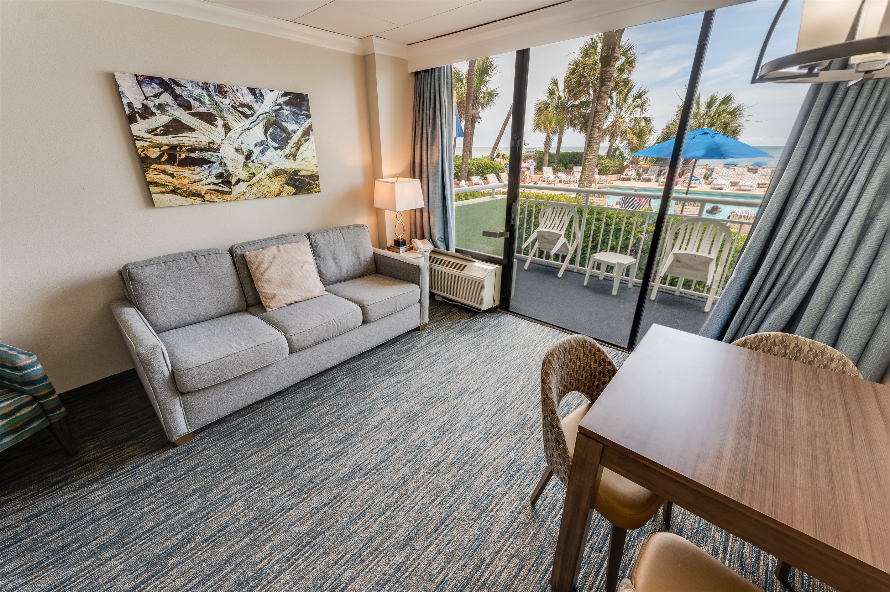 Direct Oceanfront, Beautifully Decorated