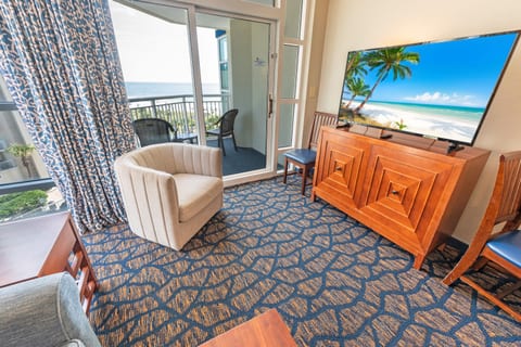 Large Living Area with Views of the Ocean, Beautifully Decorated