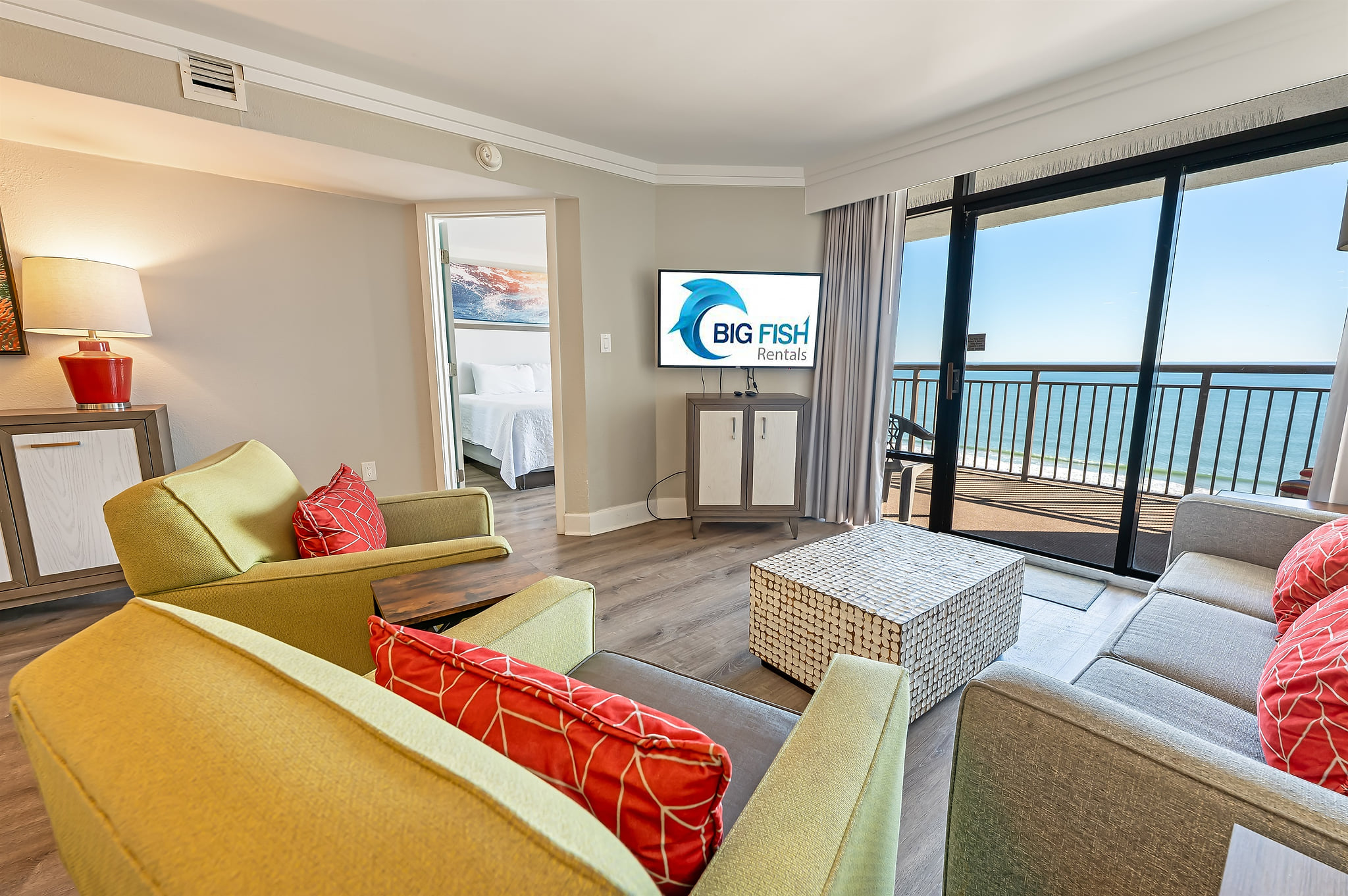 Living Room with Stunning Views🌊☀️