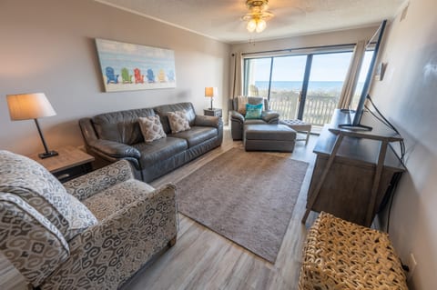 Direct Oceanfront, Beautifully Decorated