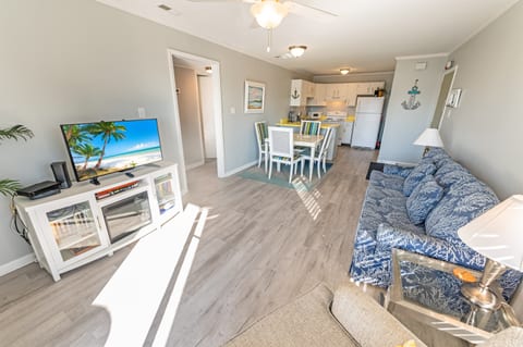 Large Living/Dining Room Area, Beautifully Decorate