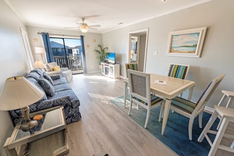 Large Living/Dining Room Area, Beautifully Decorate