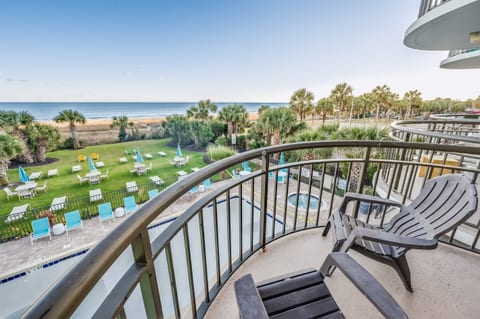 Balcony with Amazing Views of the Ocean