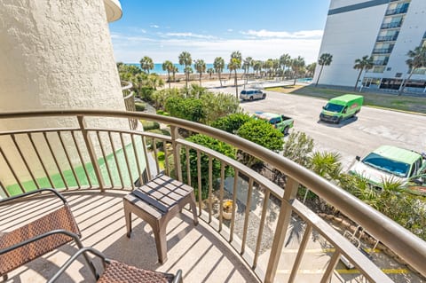 Balcony with Amazing View
