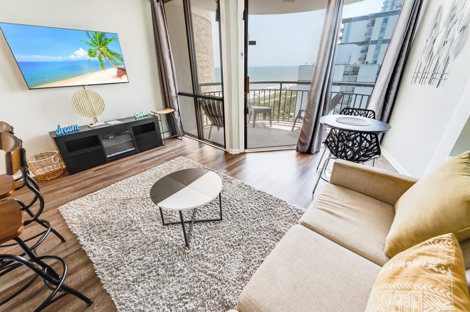 Beautifully Decorated with View of Ocean