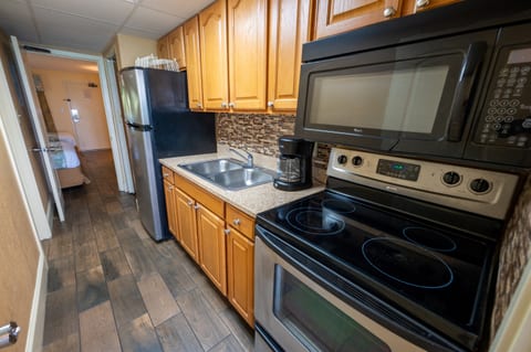 Full Sized Appliances in Kitchen