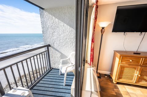 Large Balcony to Enjoy the Direct Oceanfront Views!