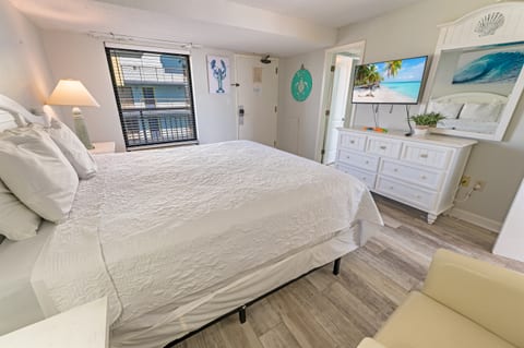 Large Living Area with Views of the Ocean, Beautifully Decorated