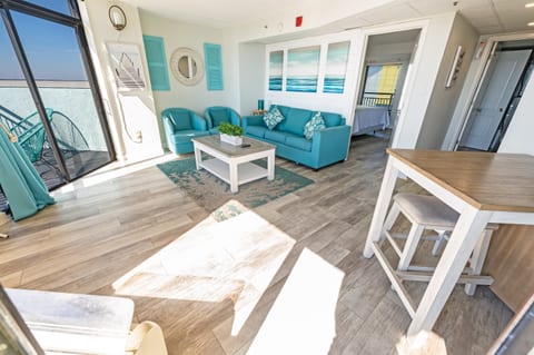 Large Living Area with Views of the Ocean, Beautifully Decorated