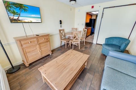 Large Living Area with Views of the Ocean, Beautifully Decorated