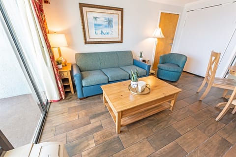 Large Living Area with Views of the Ocean, Beautifully Decorated