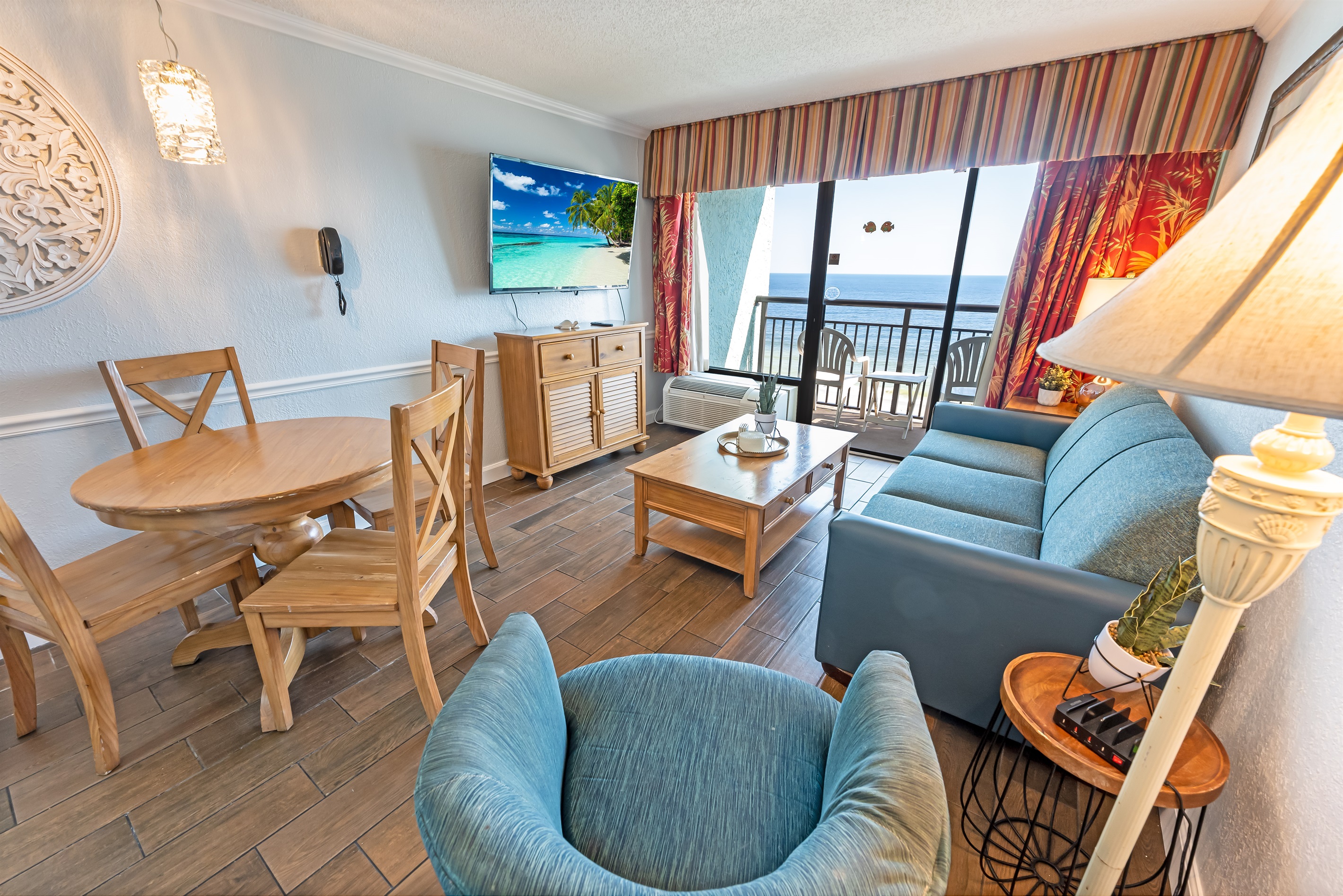 Large Living Area with Views of the Ocean, Beautifully Decorated