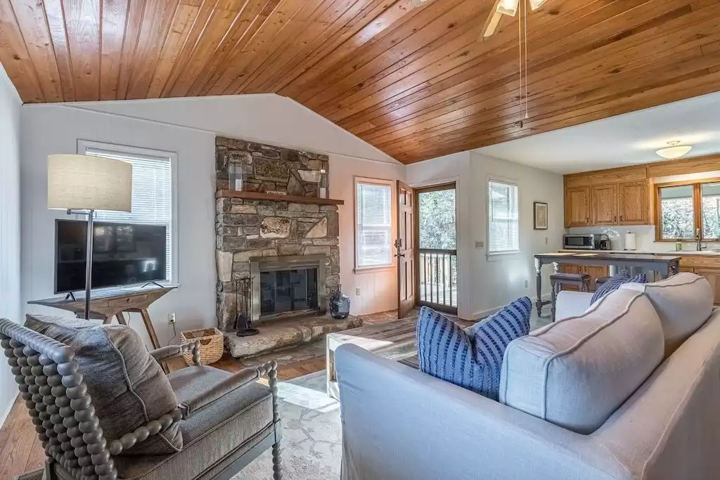 Hilltop Hideaway - Cashiers Hilltop Hideaway - Cashiers