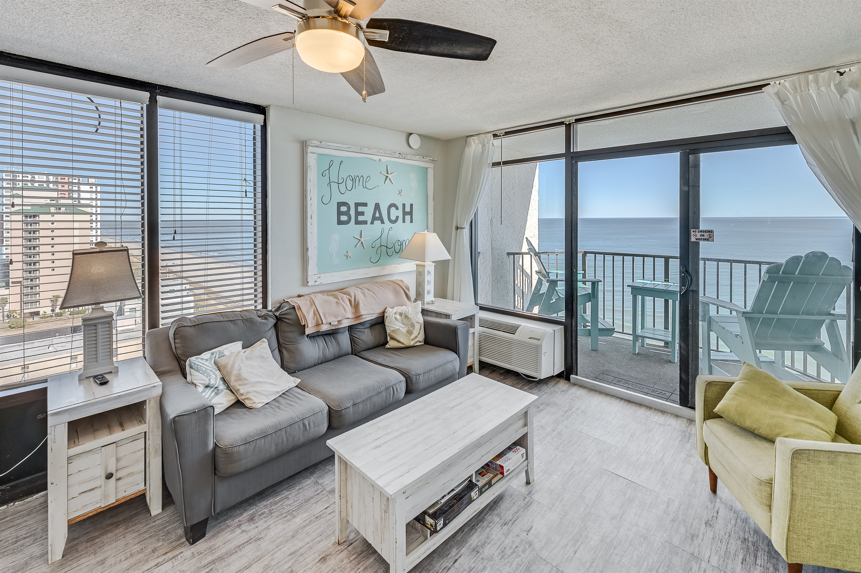 Living Room with Stunning Views🌊☀️