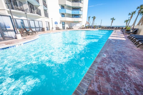 Beachside Pool!