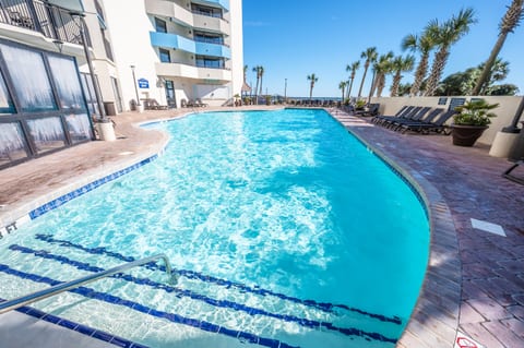 Beachside Pool!