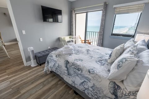 2nd Bedroom with Views of the Ocean from this Bedroom Also!