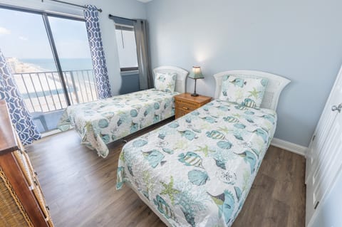 2 Twin Beds in 2nd Bedroom