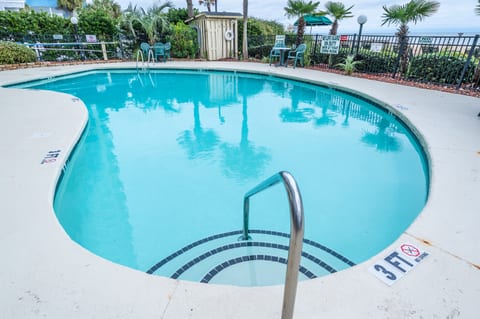 Seaside Pool!