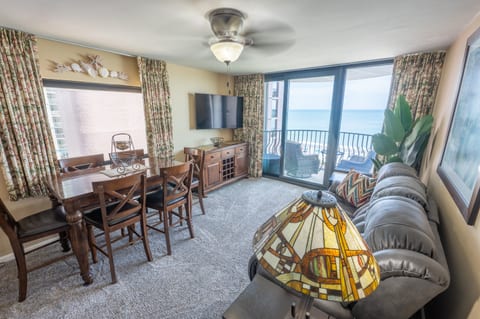 Nice views from the Family Room with HDTV!