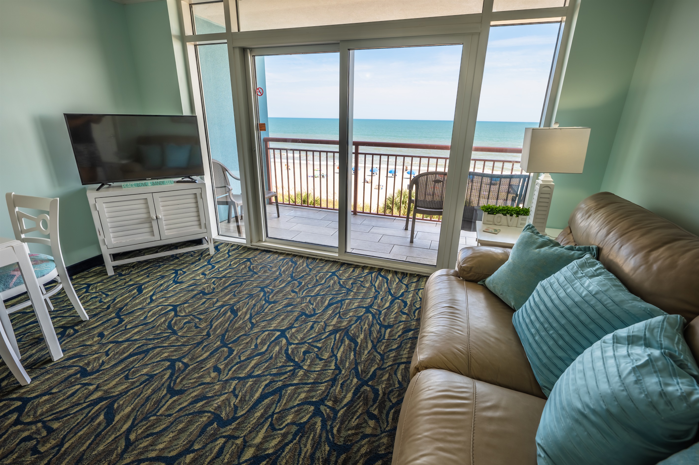 Direct Oceanfront, Beautifully Decorated