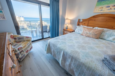 King Bed with Views of the Ocean from Main Bedroom