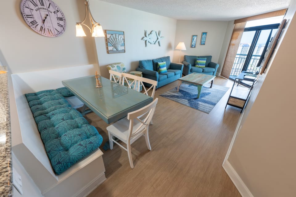 Large Family Room/Dining Room Area
