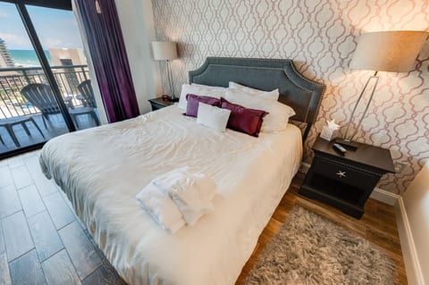 King Bed in Main Bedroom, Beautifully Decorated with Views of the Ocean