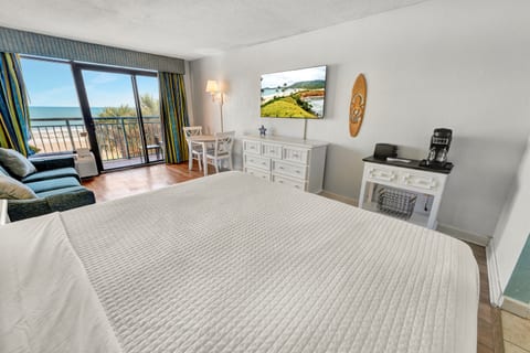Bedroom with View of the Ocean🌊