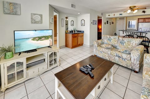 Large Living Area with Views of the Ocean, Beautifully Decorated