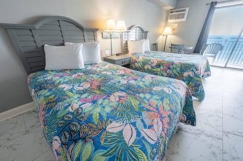 Direct Oceanfront, Beautifully Decorated