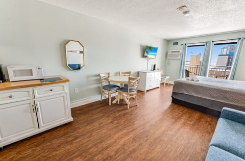 Large Living Area with Views of the Ocean, Beautifully Decorated