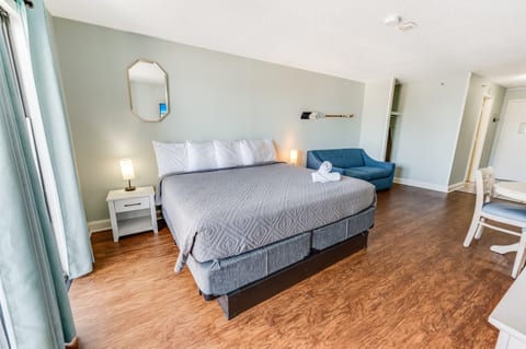 Large Living Area with Views of the Ocean, Beautifully Decorated