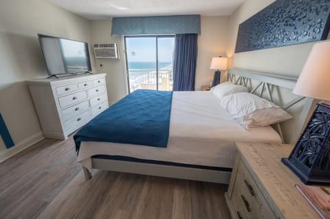 View the Ocean from the Bed!