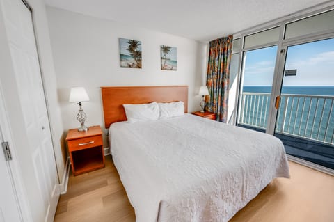 Beautiful Bedroom with Amazing Views 🌊☀️