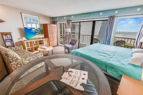 Large Living Area with Views of the Ocean, Beautifully Decorated