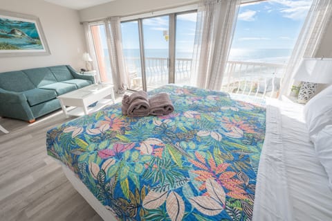 Enjoy Views of the Ocean While Still in Bed!
