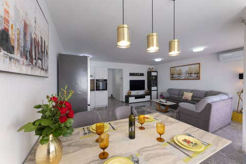 Apartment Sole - Unit 376790-13