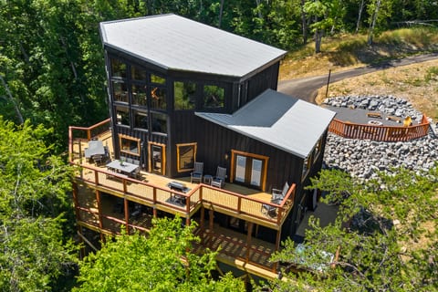2 Cabins 1 Cul-de-sac~Indoor Pool~Hot Tubs~Game Room!