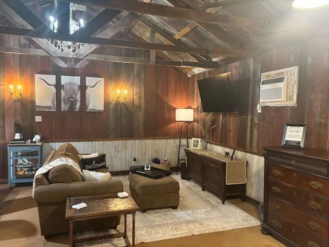 ROCKIN’ N in Jourdanton, TX- Private Unit
