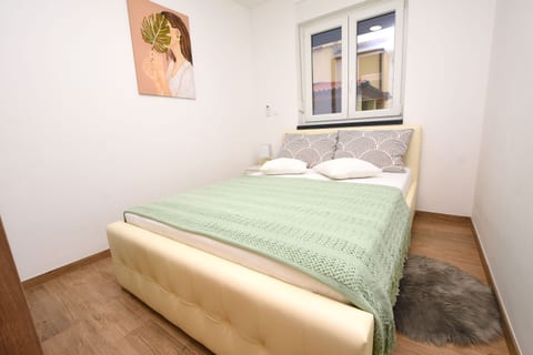 Apartments Daisy - Unit 376642-13