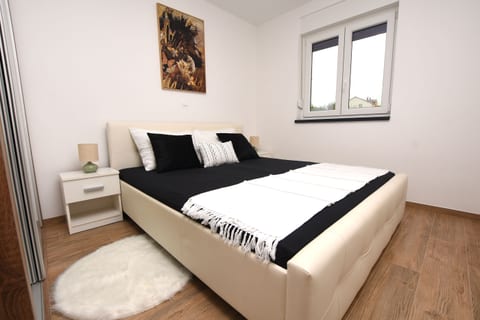 Apartments Daisy - Unit 376642-13