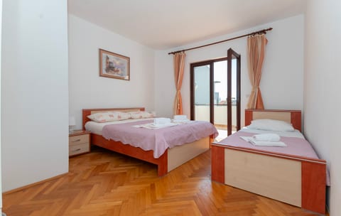 Apartment Karlo - Unit 376776-13