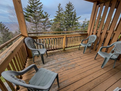 Summit 203D Across From Village EZ Parking Shuttle Sleeps 10