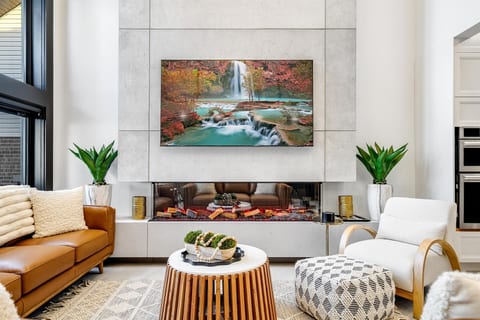 Vogue Vista Lake Estate Pool Reopens May 1st