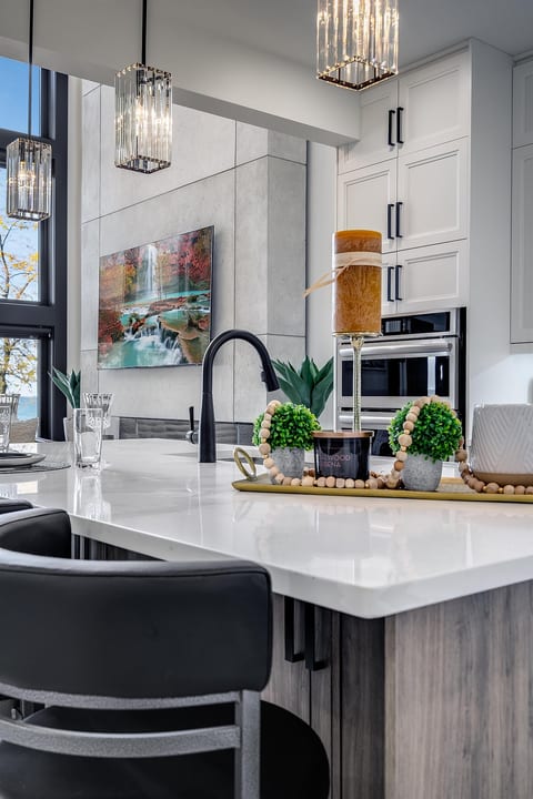 Vogue Vista Lake Estate Pool Reopens May 1st