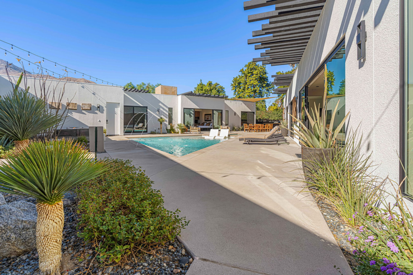 spectacular-resort-style-oasis/