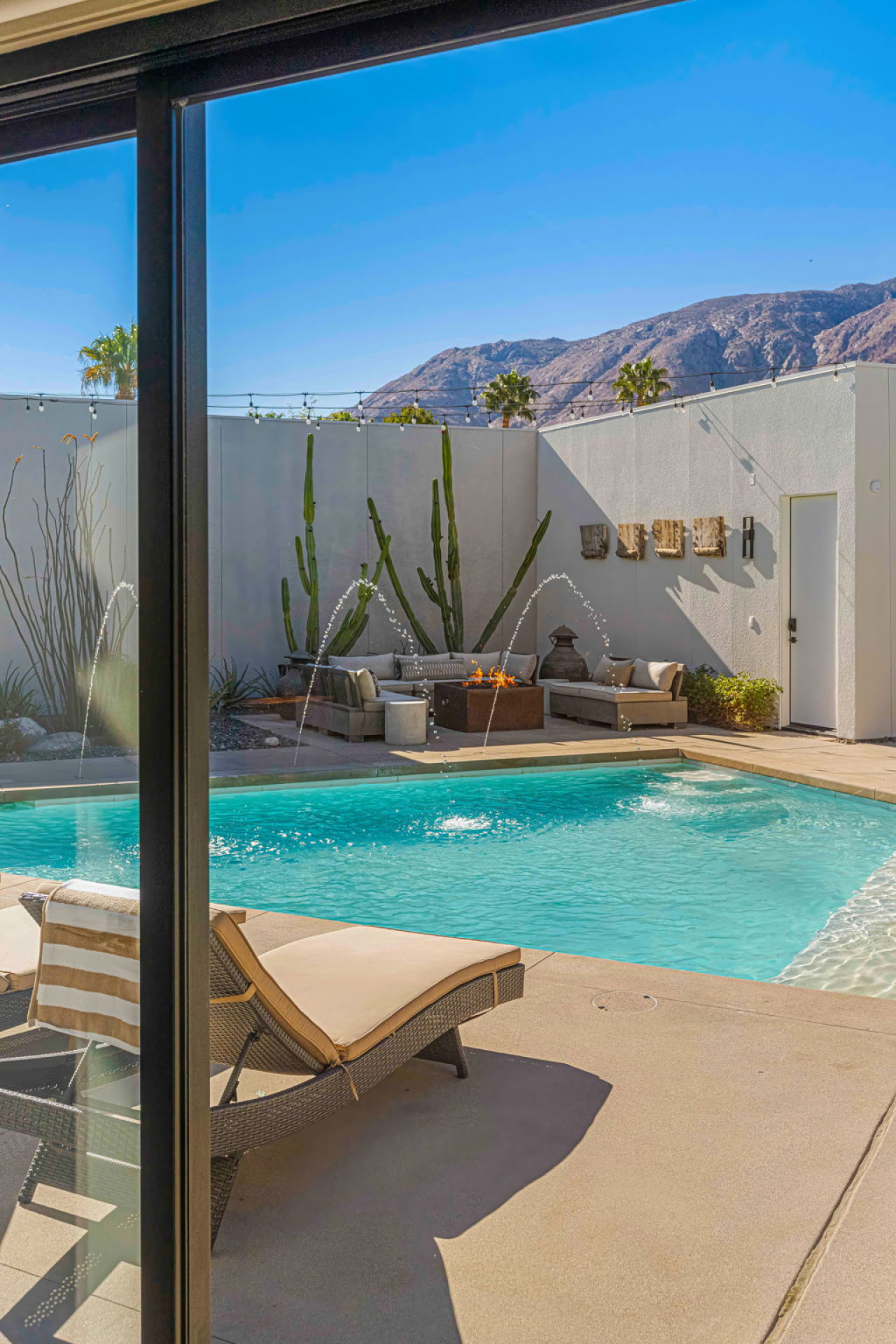 spectacular-resort-style-oasis/