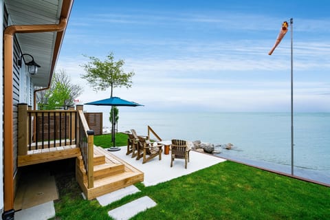Annex Beach House Near Point Pelee