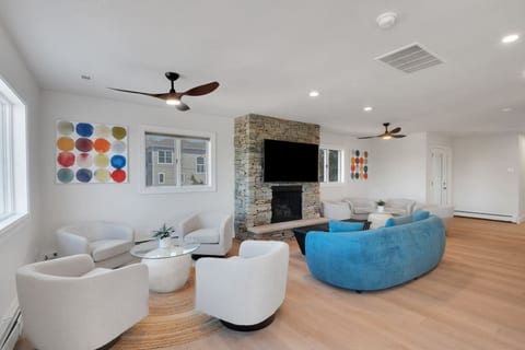 Beach Therapy - Pool, Game Room, Water Views,100 yards-Beach, Putting Green-Sleeps 17